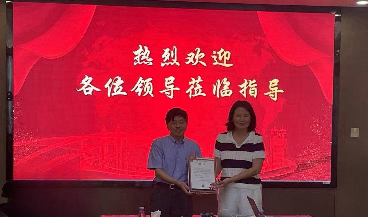 医学中心科教部顺利开展研究生就业教育活动——走访参观校友企业深圳奥萨医药有限公司(图2) 医学中心科教部顺利开展研究生就业教育活动——走访参观校友企业深圳奥萨医药有限公司(图2)